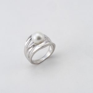 Bague "Rose de perle"