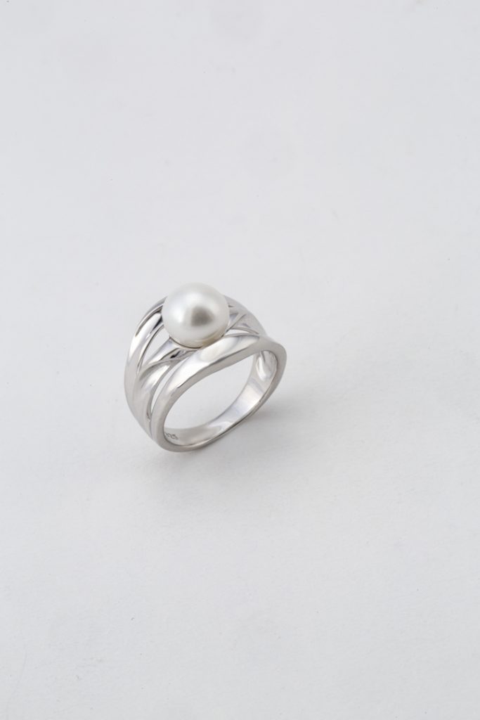 Bague "Rose de perle"