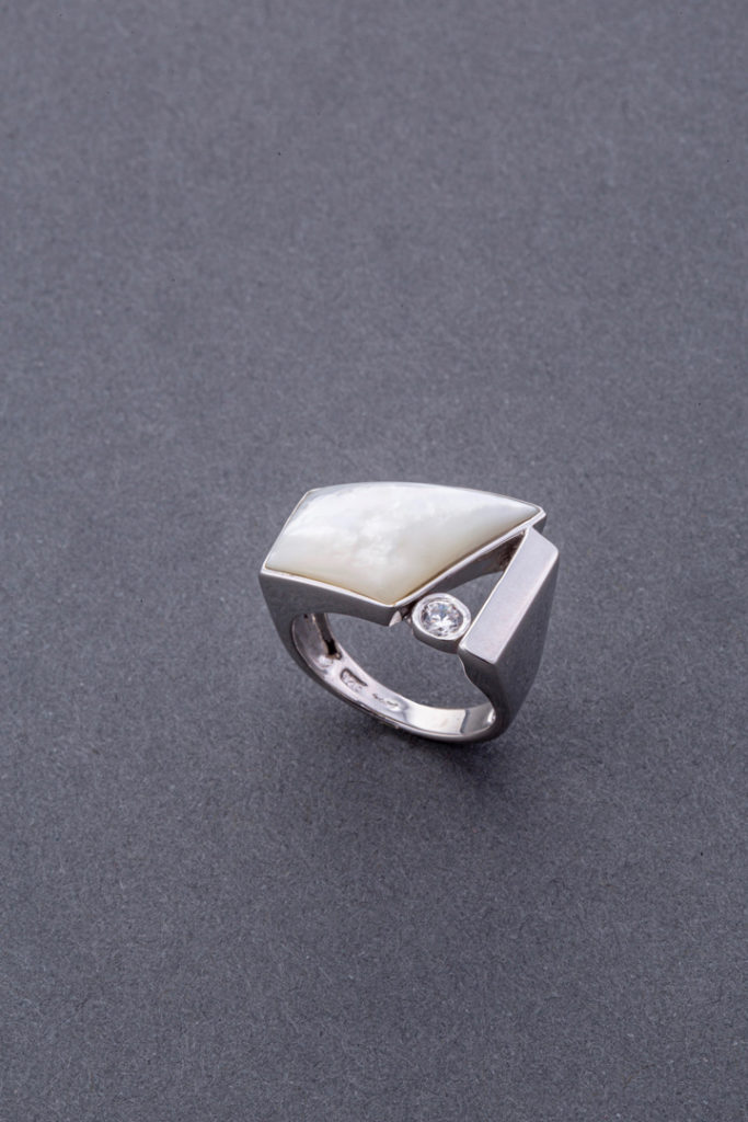 Bague "Trapèze de nacre"