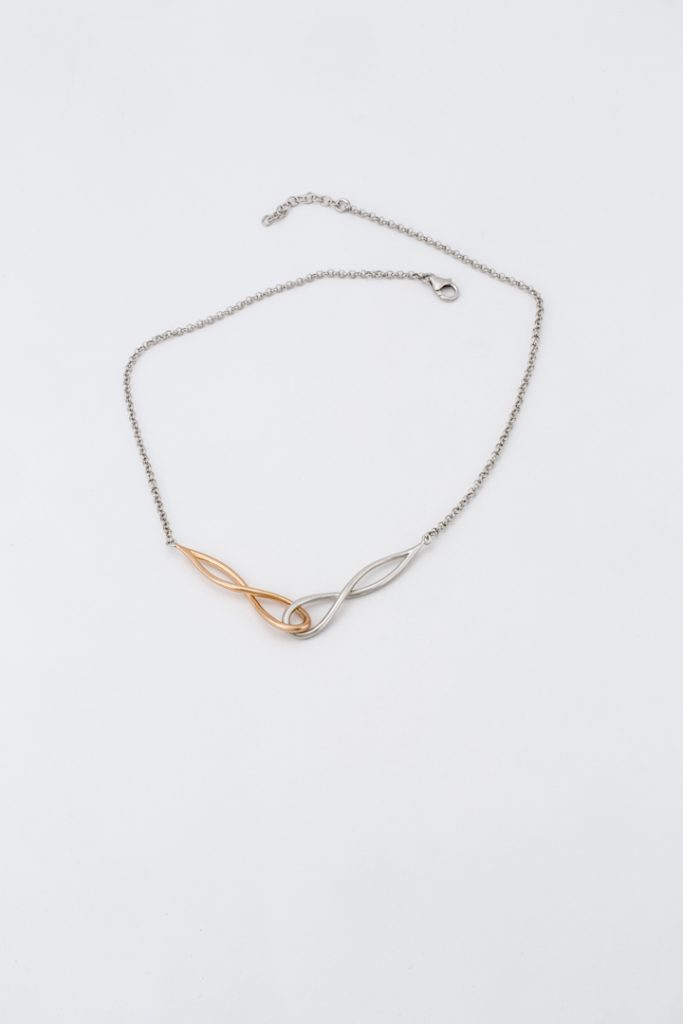 Collier "Entrelacs rose"