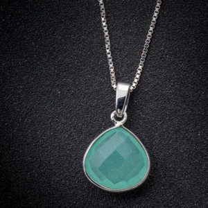 Pendentif "Petite calcédoine vert pacifique"