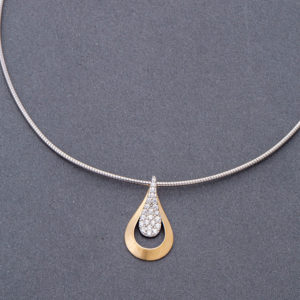 Pendentif "Goutte givrée"