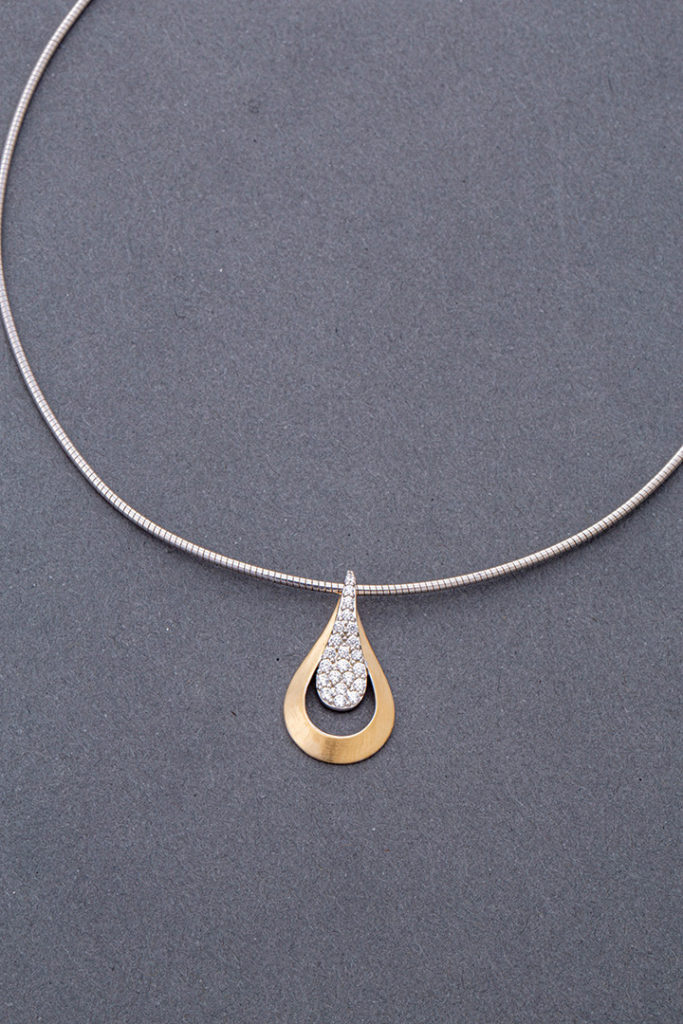 Pendentif "Goutte givrée"