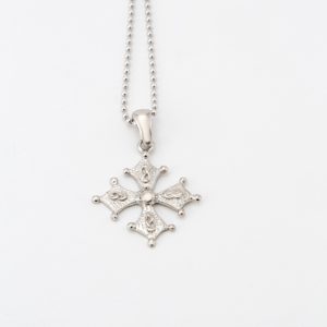 Pendentif "Croix Occitane" ornée d'entrelacs