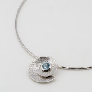 Pendentif "Spirale de Topaze"