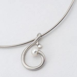 Pendentif  "Spirale et perle"