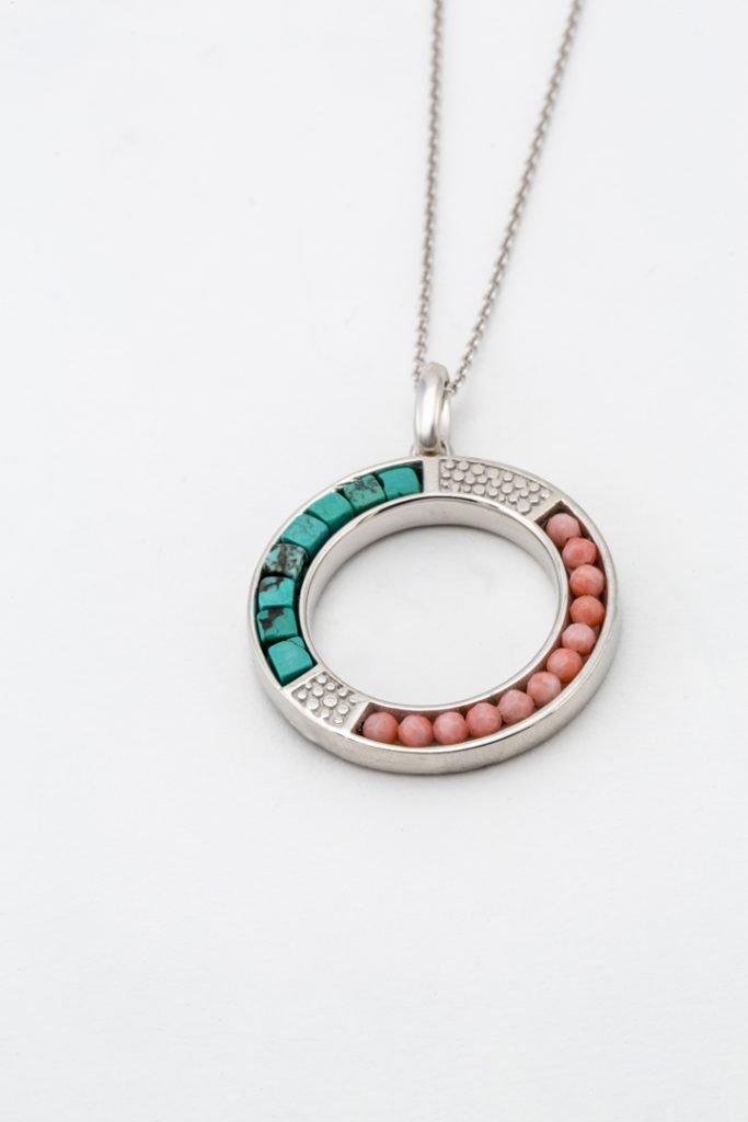 Pendentif "Turquoises vertes et Corail"